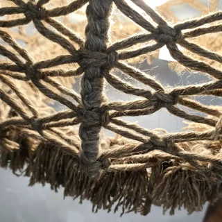 لوستر تزئینی  قارچی بافته شده با پشم دستریس نسکافه ای