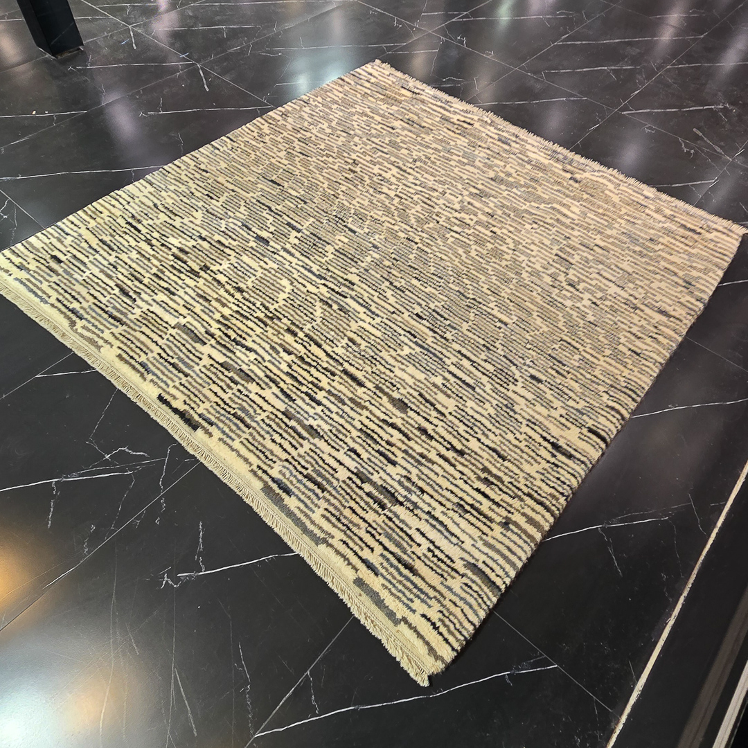 فرش رگه ای مربع دستبافت