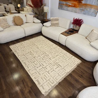 فرش طرح میز (maze)