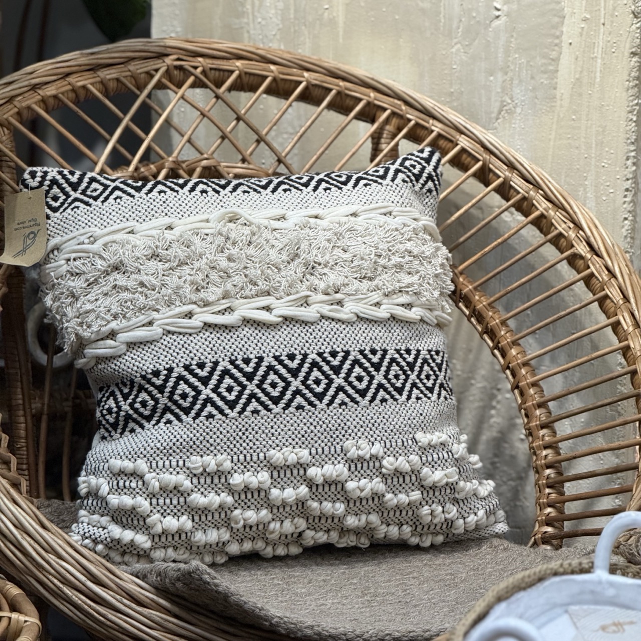 کوسن دستبافت کتان