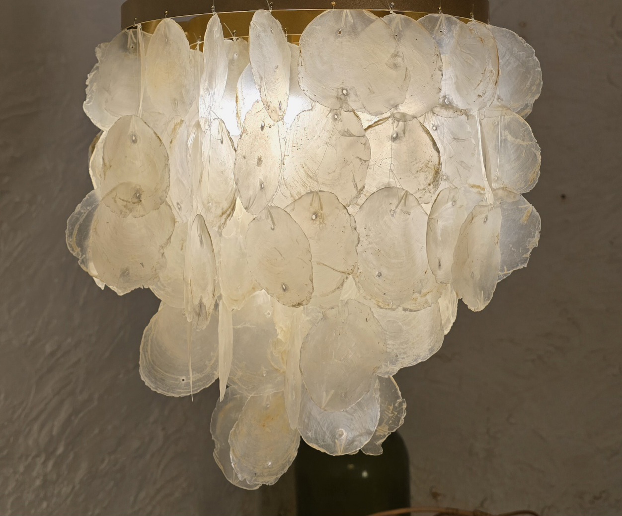 لوستر فریم دایره مدل خمره ای با صدف دفرمه (کالای لوکس)