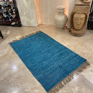 گلیم حرمی آبی روشن طرح ساده مدرن یک و نیم متری